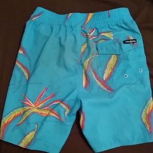 Boys volcom boardshorts